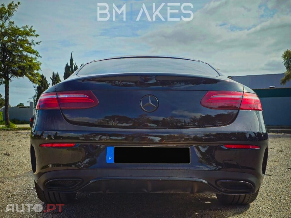 Mercedes-Benz E 220 Coupé E 220 4MATIC