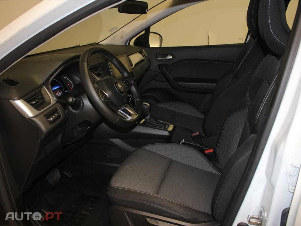 Renault Captur 1.6 E-Tech Business