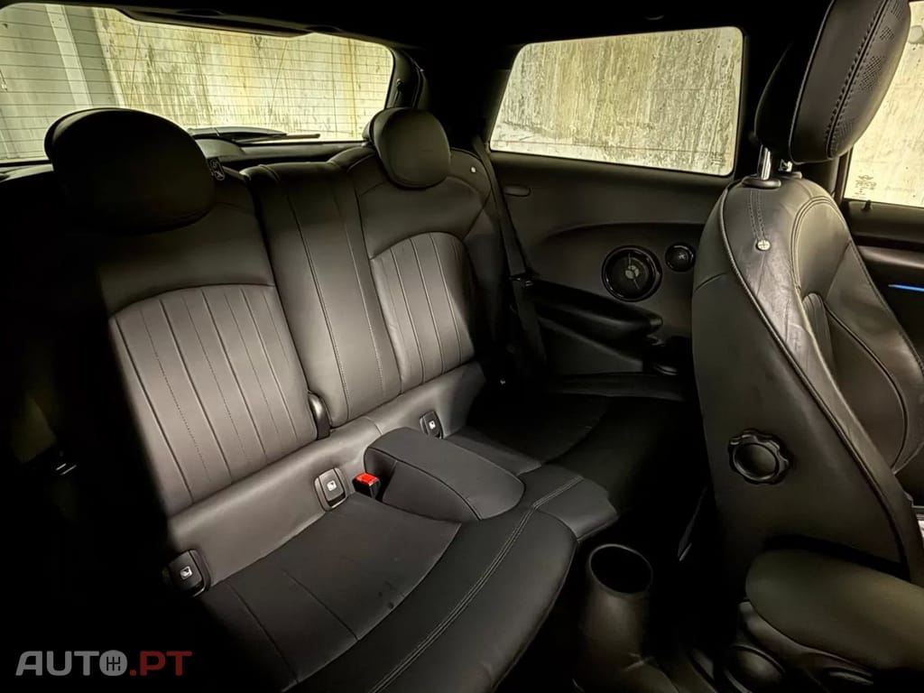 MINI Cooper Cooper SE Yours
