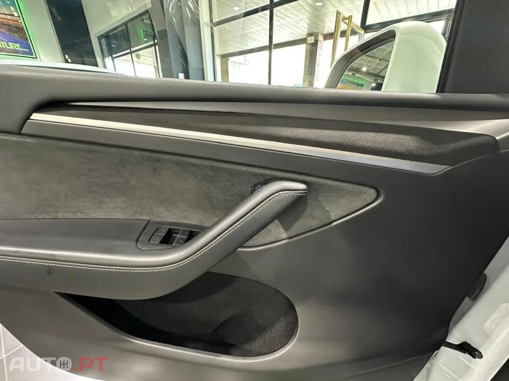 Tesla Model Y Standard
