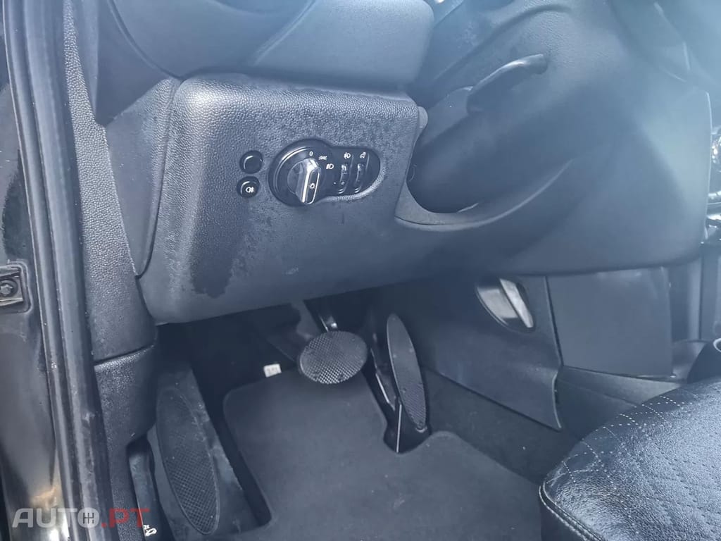 MINI One Cooper D Auto