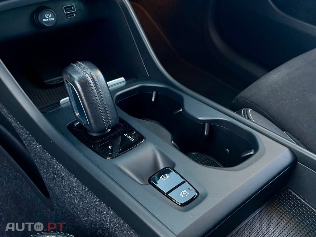 Volvo XC40 T5 Momentum Plus