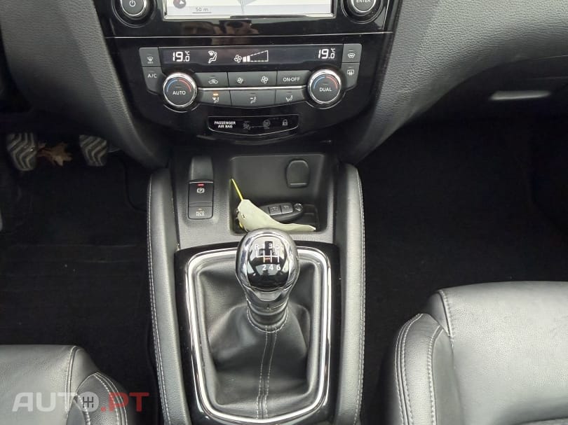 Nissan Qashqai 1.6 Tekna Sport 18