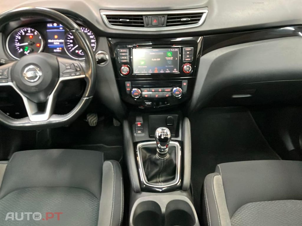 Nissan Qashqai 1.3 DIG-T N-Connecta J18