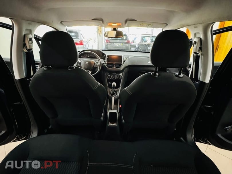 Peugeot 208 1.2 VTi SE Style