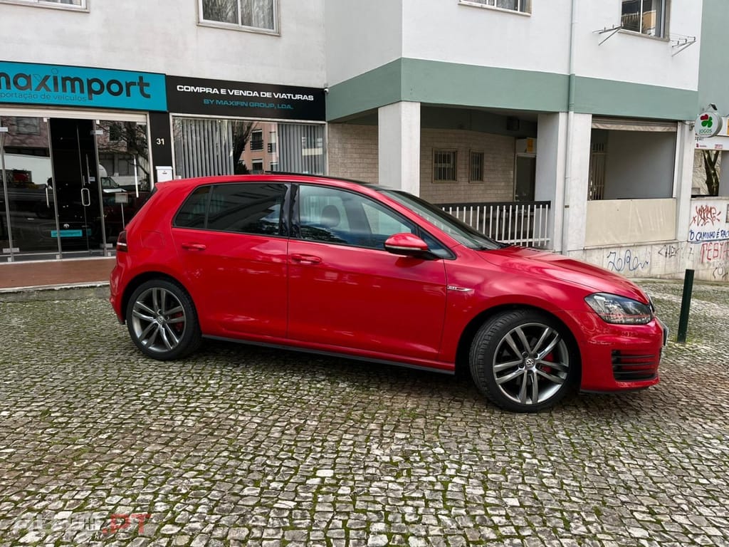 Volkswagen Golf 2.0 TSI GTI DSG