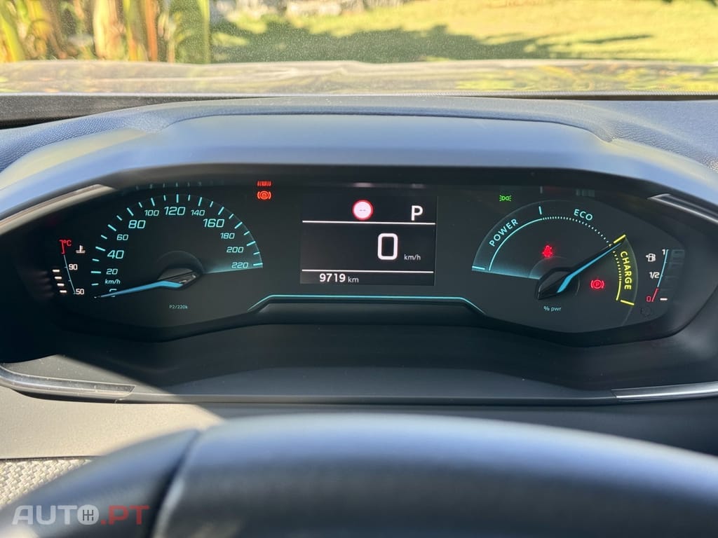 Peugeot 2008 1.2 Hybrid Style e-DCS6