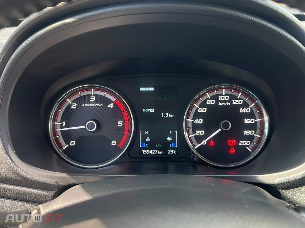 Mitsubishi L200 2.3 DI-D CD Invite 4WD