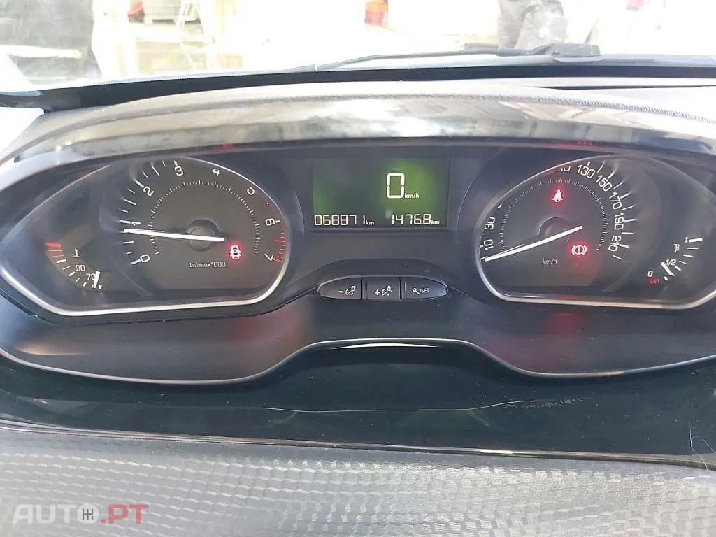 Peugeot 208 1.2 PureTech Signature