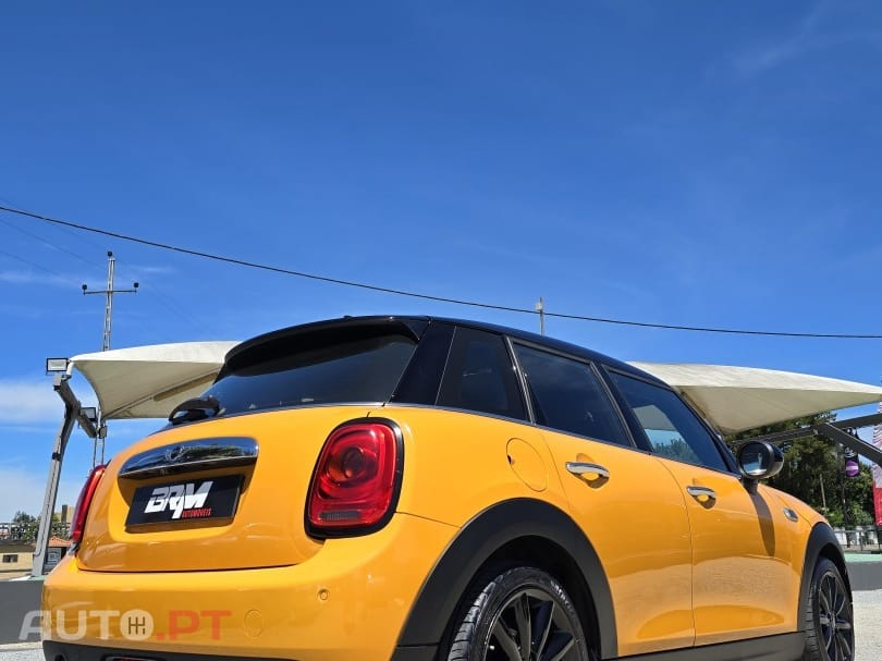 MINI Cooper Cooper D Auto