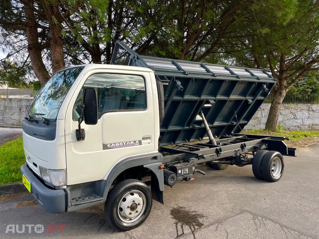 Nissan Cabstar Tribasculante