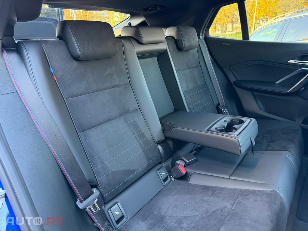 BMW iX2 eDrive20 Pack Desportivo M Pro