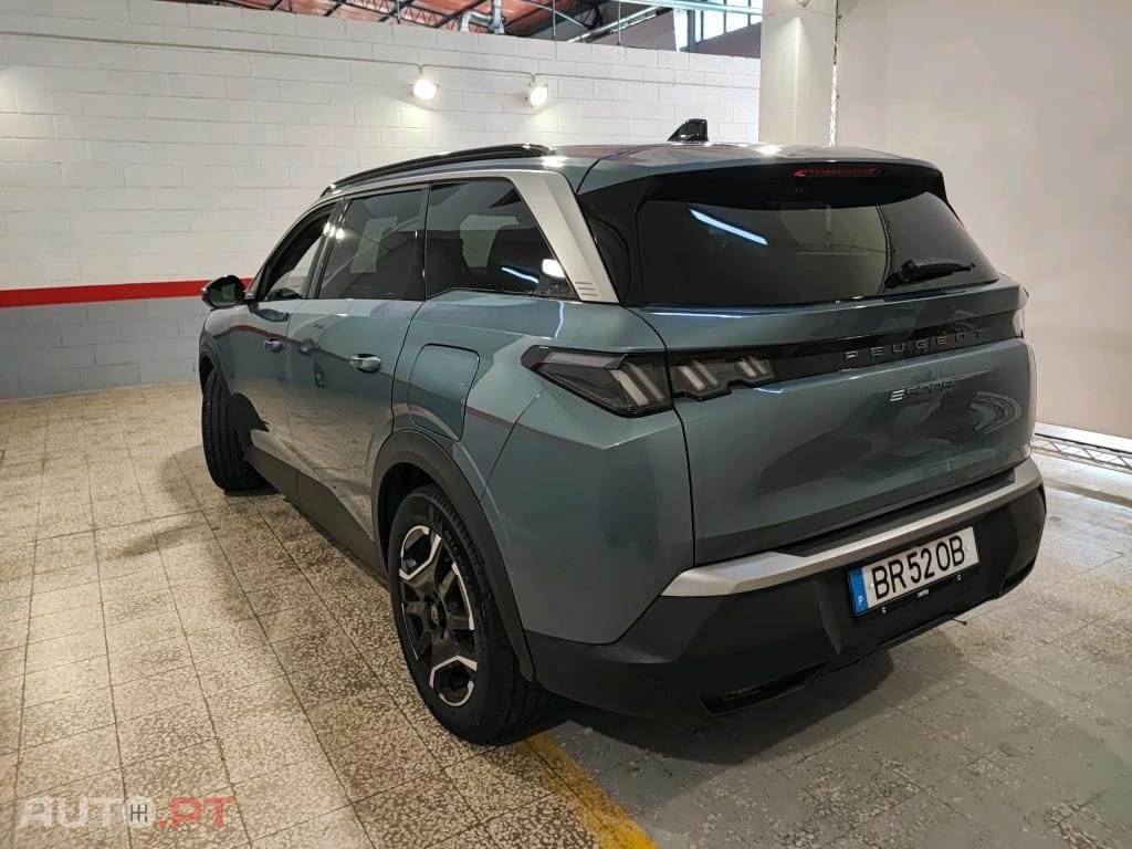 Peugeot E-5008 73 kWh Allure
