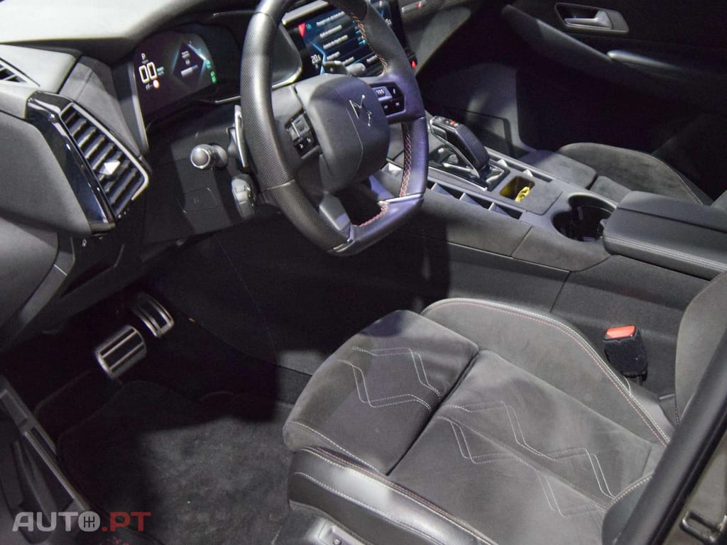 DS DS7 Crossback E-Tense Performance Line+ EAT8