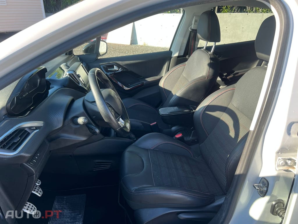 Peugeot 208 1.2 PureTech GT Line