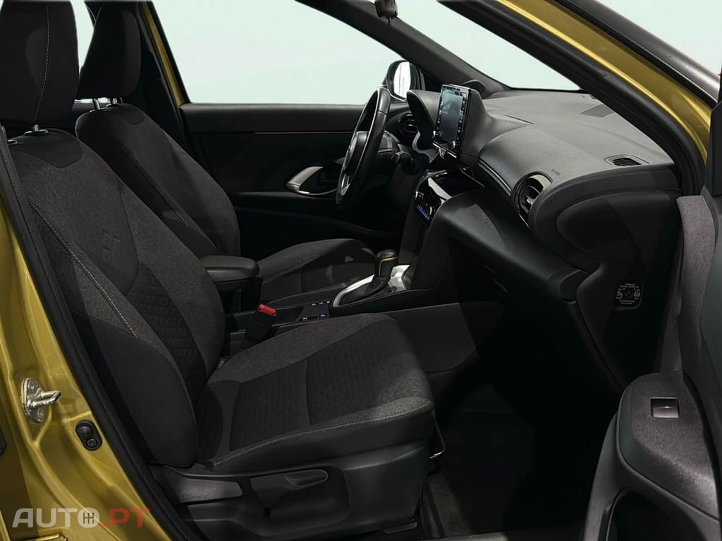 Toyota Yaris Cross 1.5 HDF Square Collection