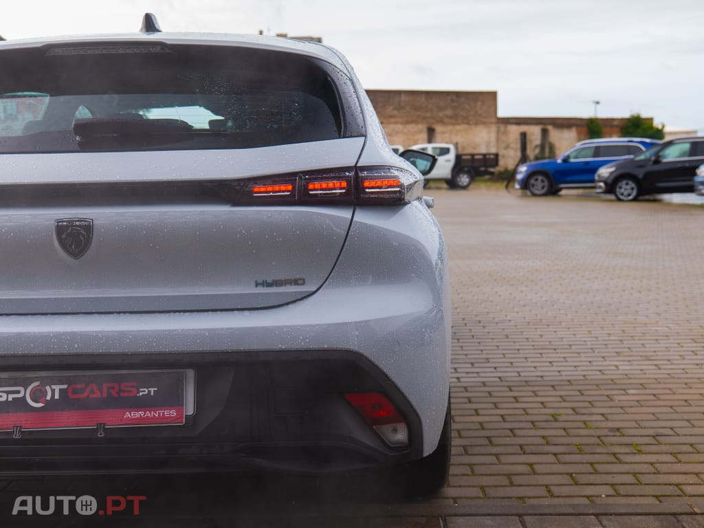 Peugeot 308 1.6 Hybrid Allure e-EAT8