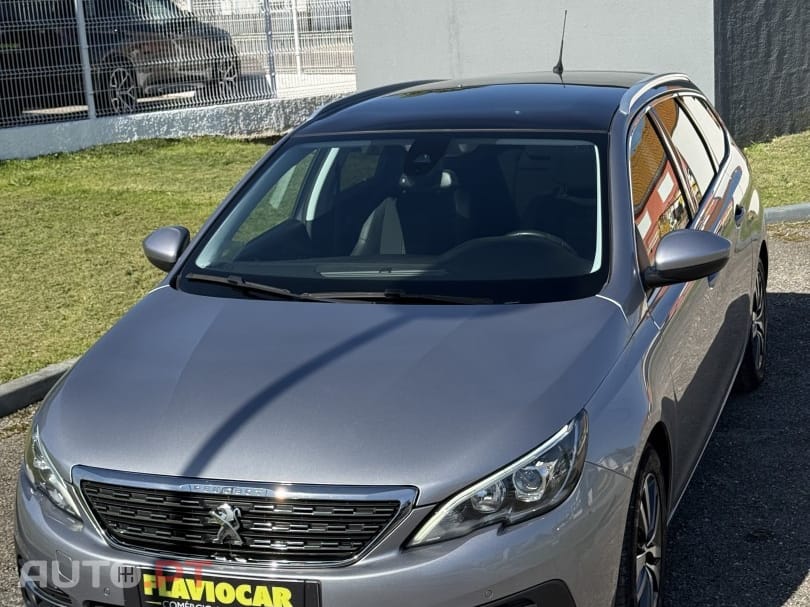 Peugeot 308 1.2 PureTech Allure EAT8