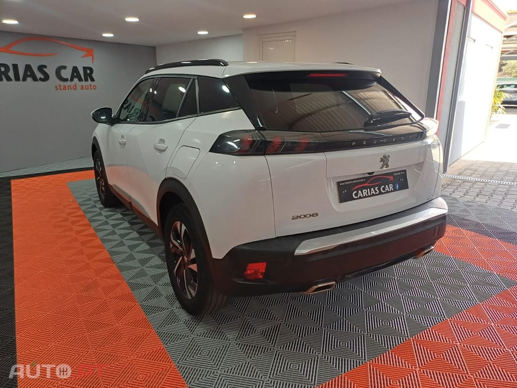 Peugeot 2008 1.2 PureTech Allure EAT8