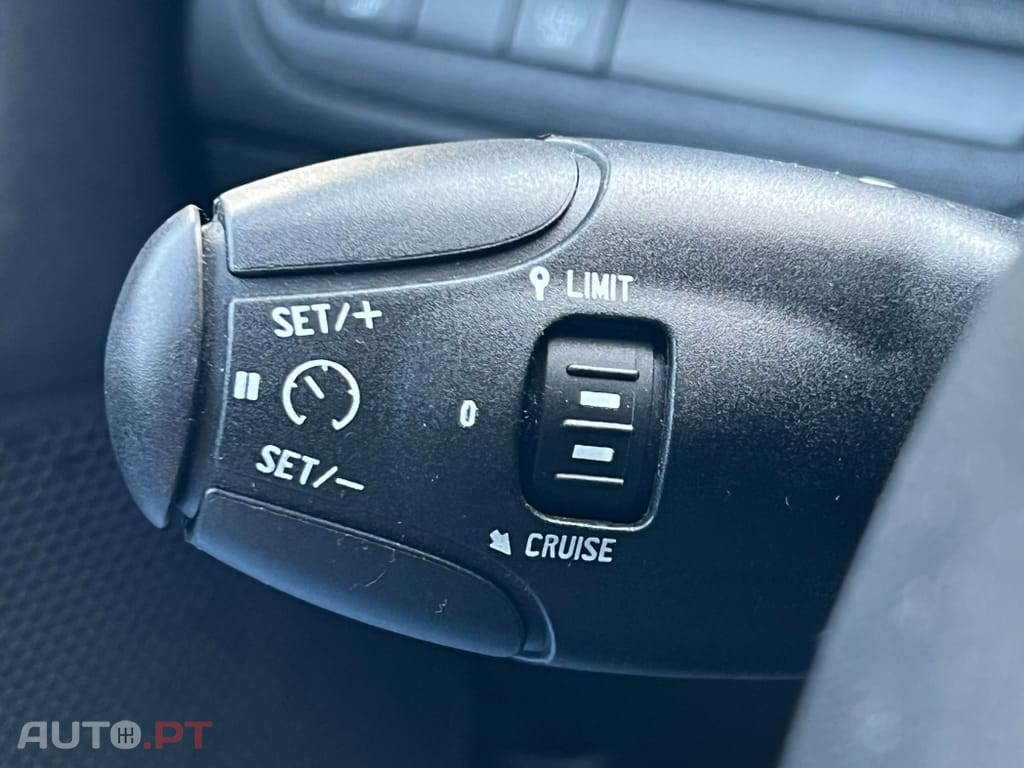Peugeot 2008 1.5 BlueHDi Signature