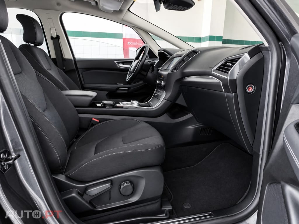 Ford S-Max 2.5 FHEV Titanium