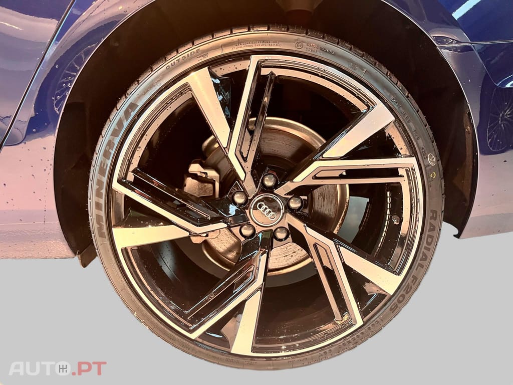 Audi A4 Avant 35 TFSI HYBRID  Attraction