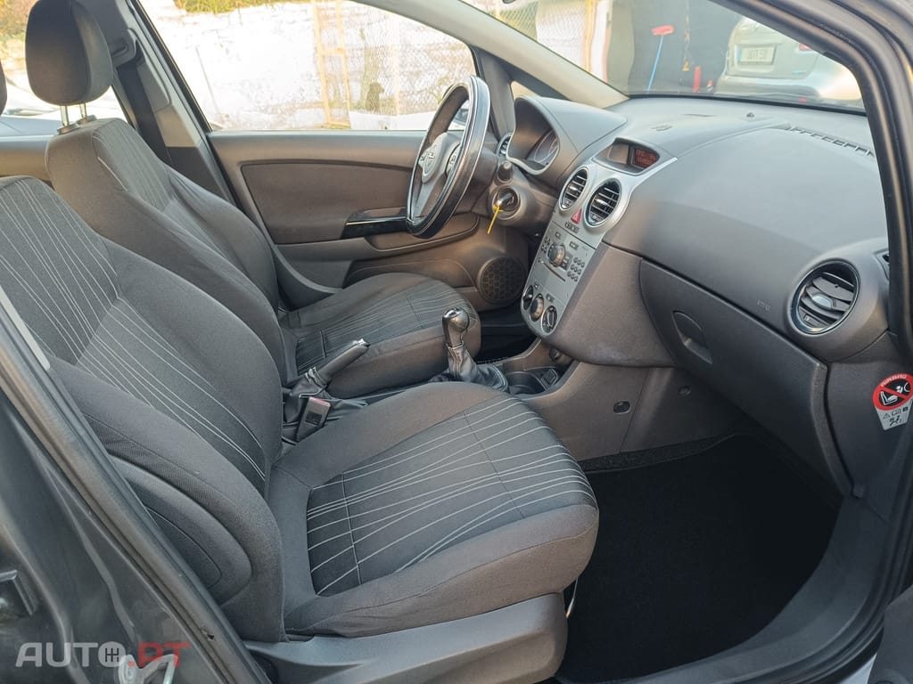 Opel Corsa 1.2 Enjoy