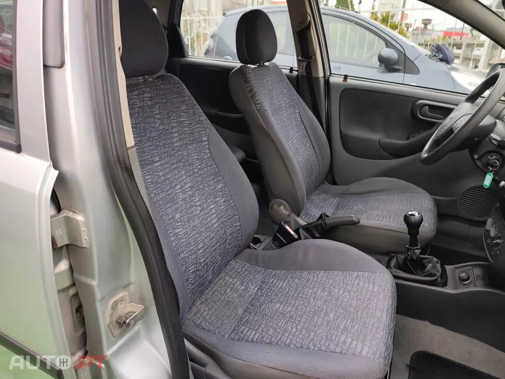Opel Corsa 1.2 16V Confort