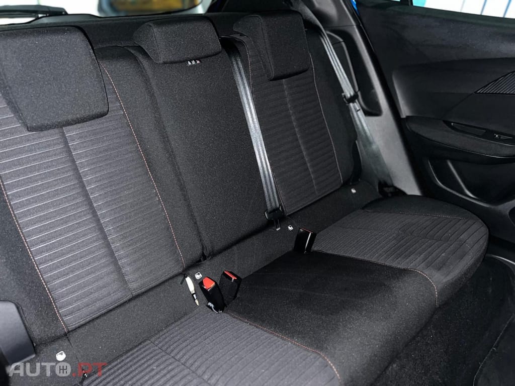 Peugeot E-2008 50 kWh Allure