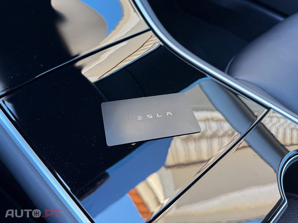 Tesla Model 3 Long-Range Dual Motor AWD