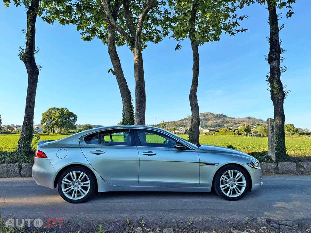 Jaguar XE 2.0 D Prestige Aut.