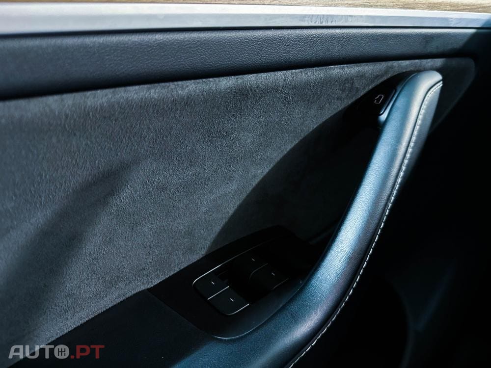 Tesla Model Y Long Range Dual Motor AWD