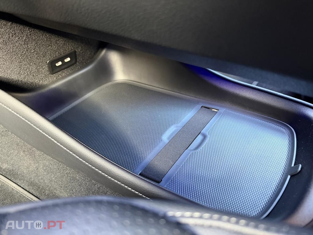 Mercedes-Benz EQE 350+ Electric Art