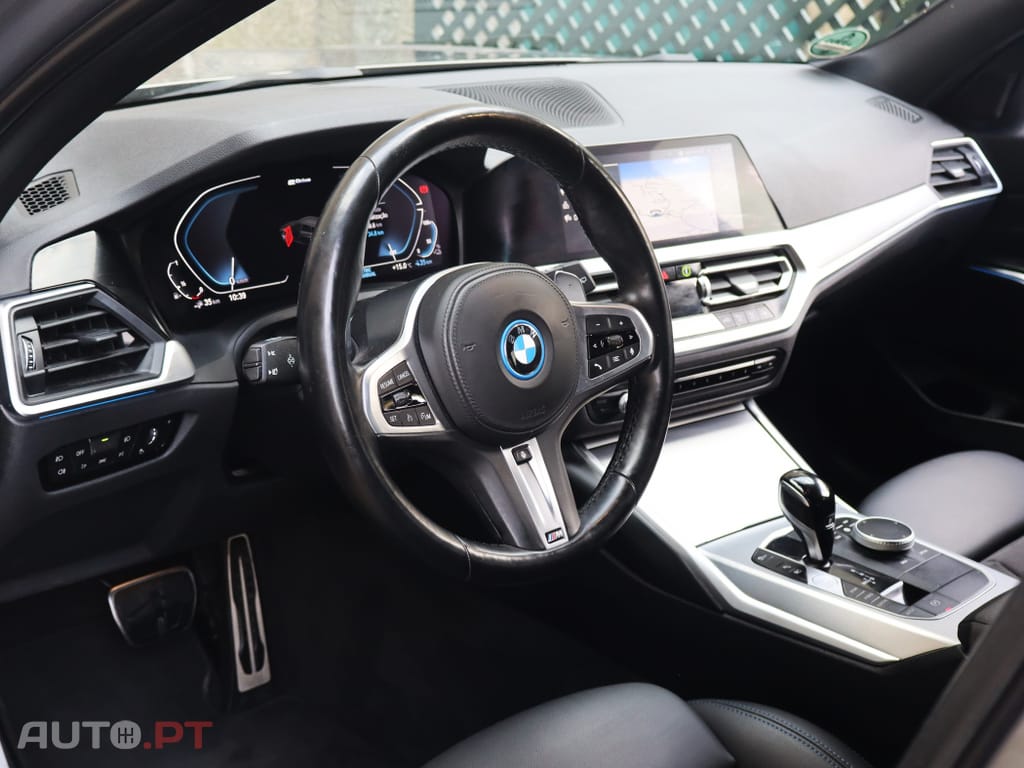 BMW 330 e Touring Pack M Auto.