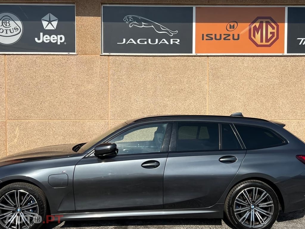 BMW 330 E Touring Pack M Auto
