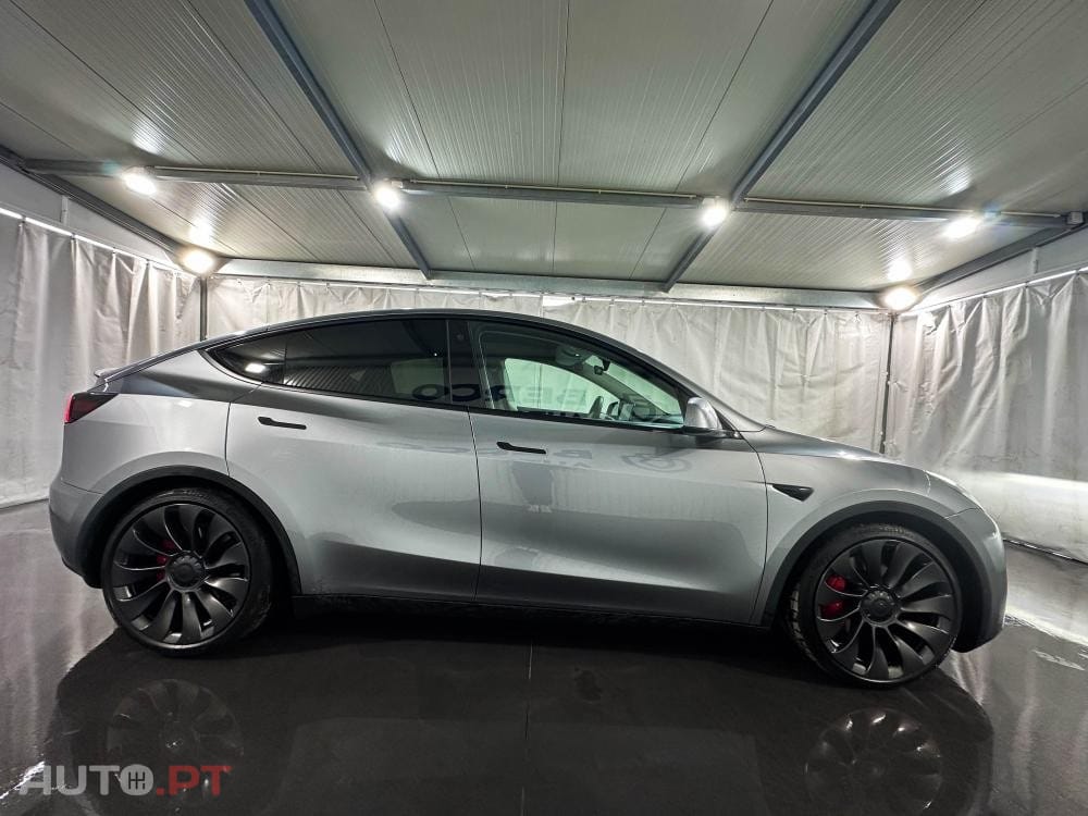 Tesla Model Y Performance Dual Motor AWD