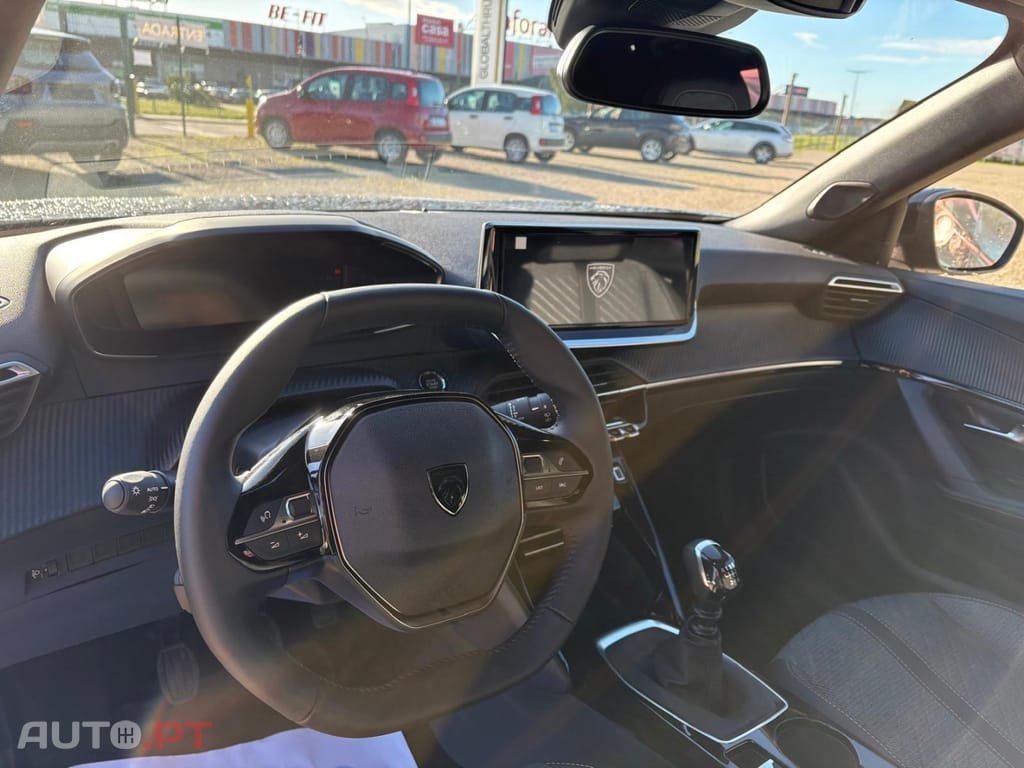 Peugeot 2008 1.2 PureTech Allure Pack
