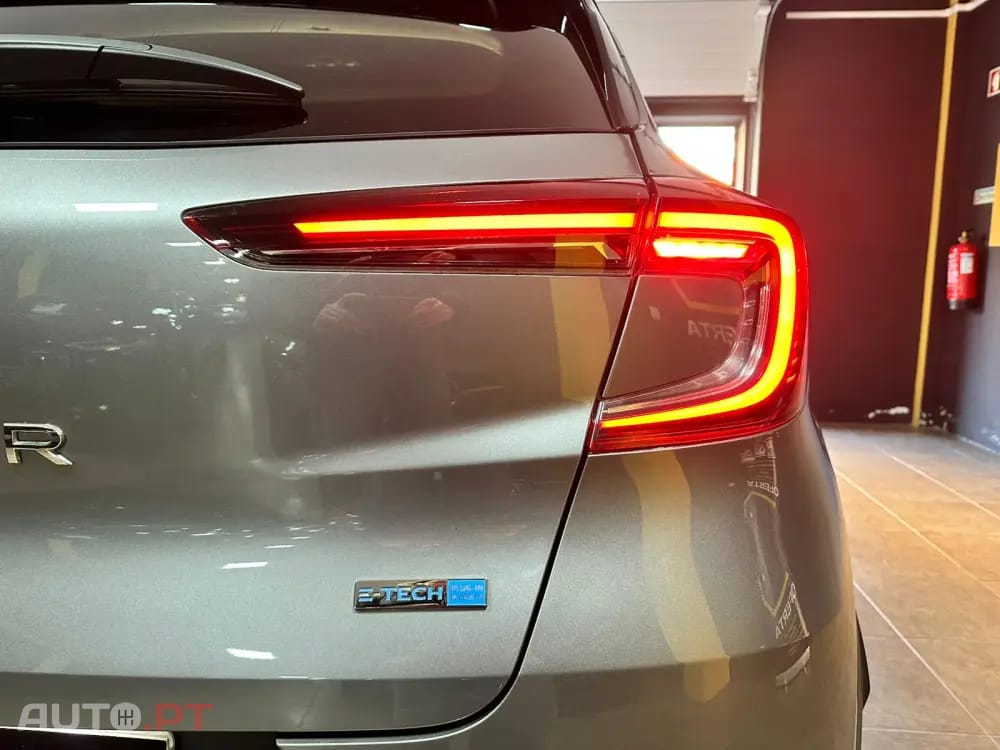 Renault Captur 1.6 E-Tech Plug-In Initiale Paris