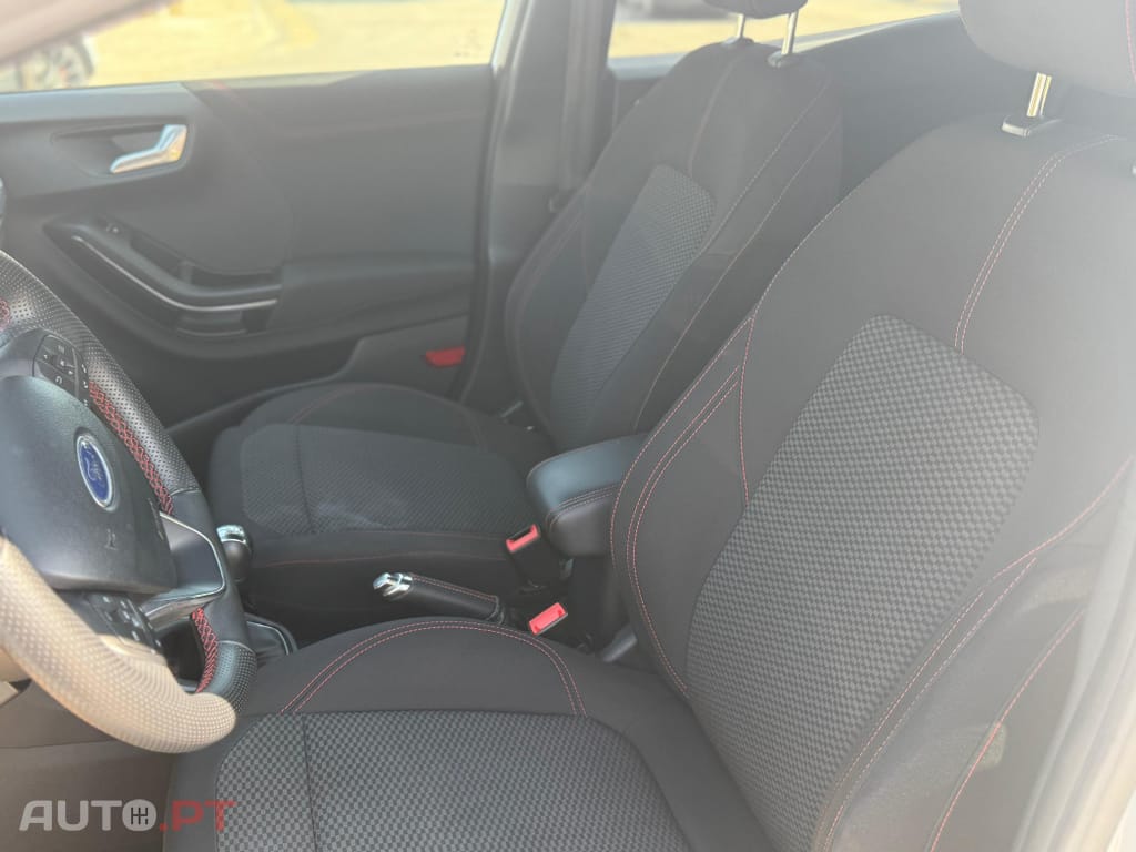 Ford Puma 1.0 EcoBoost MHEV ST-Line