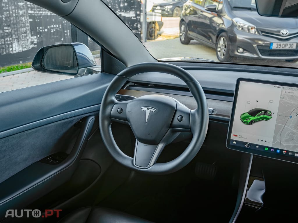 Tesla Model 3 Standard Range Plus RWD