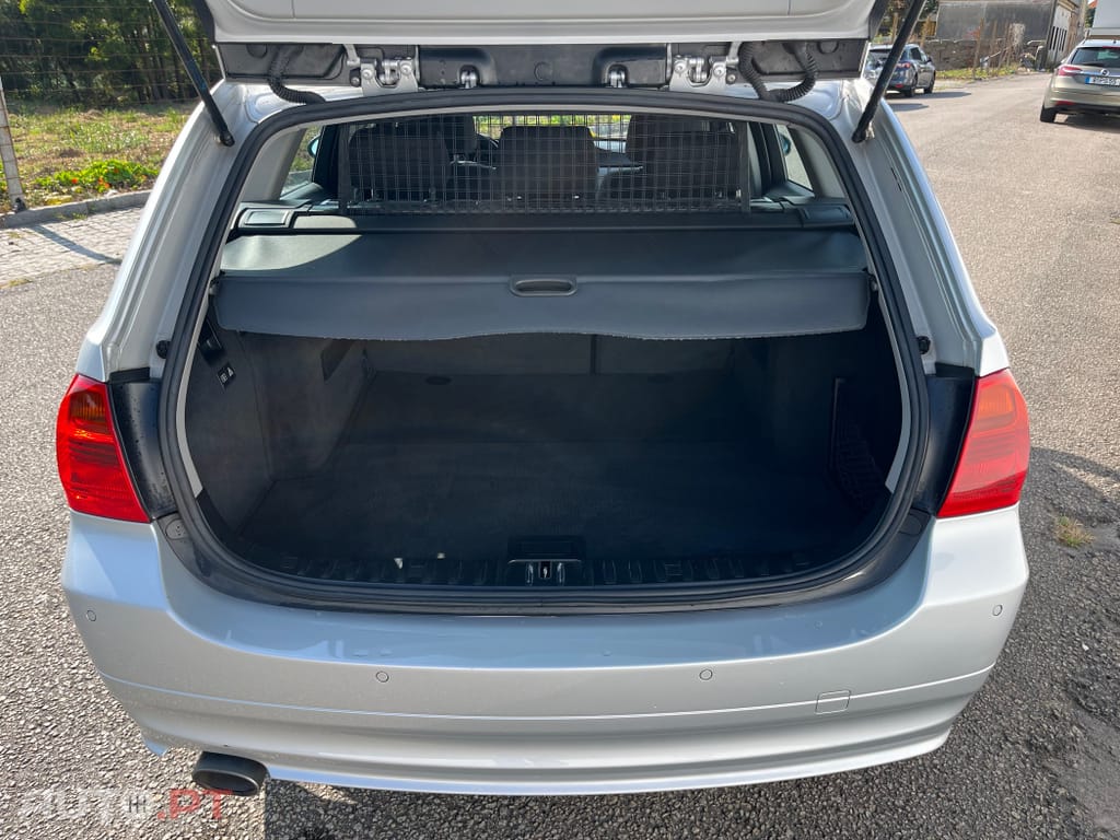 BMW 318 d Touring Navigation Sport