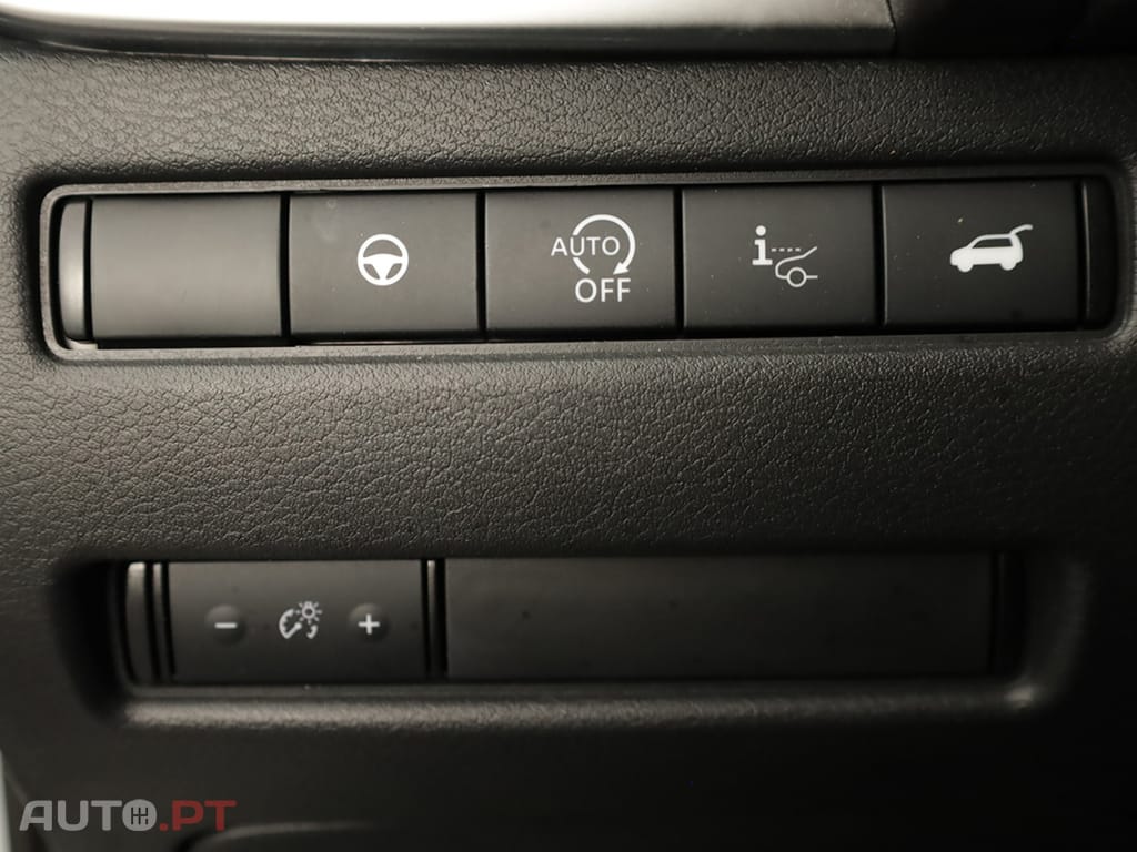 Nissan Qashqai 1.3 DIG-T N-Connecta LED Xtronic