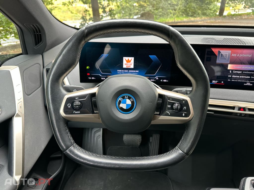 BMW iX xDrive 50
