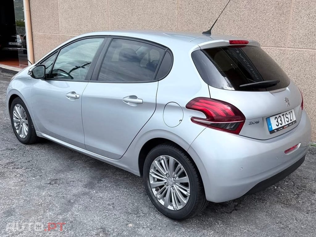 Peugeot 208 1.6 BlueHDi Style