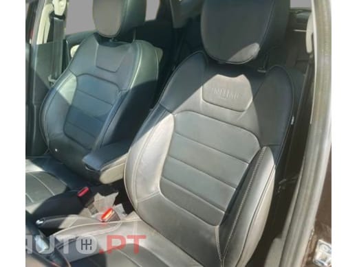 Renault Captur 1.5 dCi Energy Initial Paris