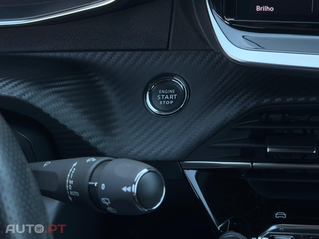 Peugeot 2008 1.2 PureTech GT EAT8