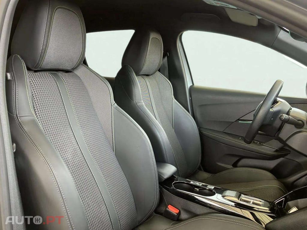 Peugeot E-208 50 kWh GT Line