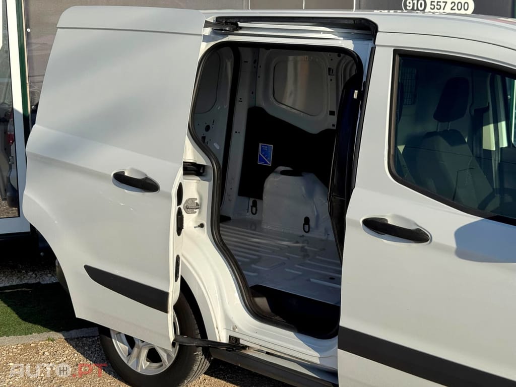 Ford Transit Courier 1.5 TDCi Trend- IVA Incluído