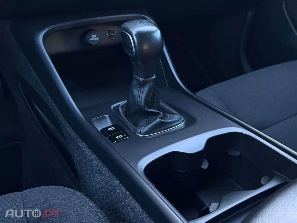 Volvo XC 40 1.5 T2 Momentum Core — fotografia 21
