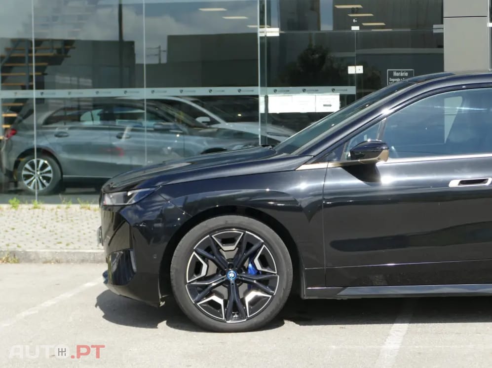 BMW iX xDrive 40 Pack Desportivo
